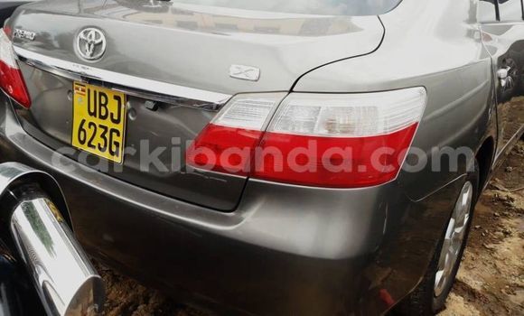 Acheter Occasion Voiture Toyota Premio Marron à Kampala, Ouganda Acheter Occasion Voiture Toyota Premio Marron à Kampala, Ouganda