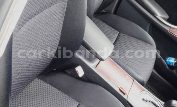 Acheter Occasion Voiture Toyota Premio Marron à Kampala, Ouganda Acheter Occasion Voiture Toyota Premio Marron à Kampala, Ouganda