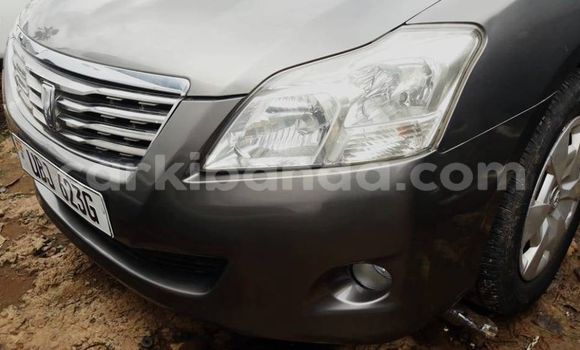 Acheter Occasion Voiture Toyota Premio Marron à Kampala, Ouganda Acheter Occasion Voiture Toyota Premio Marron à Kampala, Ouganda