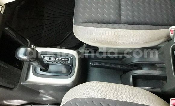 Acheter Occasion Voiture Nissan X–Trail Rouge à Kampala, Ouganda Acheter Occasion Voiture Nissan X–Trail Rouge à Kampala, Ouganda