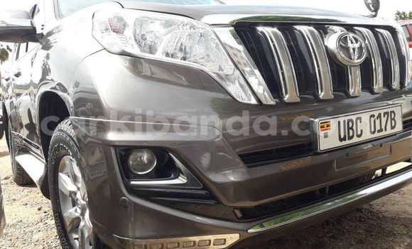 Acheter Occasion Voiture Toyota Land Cruiser Marron à Kampala, Ouganda Acheter Occasion Voiture Toyota Land Cruiser Marron à Kampala, Ouganda