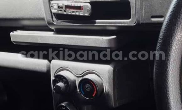 Acheter Occasion Voiture Toyota Succeed Blanc à Kampala, Ouganda Acheter Occasion Voiture Toyota Succeed Blanc à Kampala, Ouganda