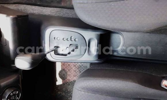 Acheter Occasion Voiture Toyota Succeed Blanc à Kampala, Ouganda Acheter Occasion Voiture Toyota Succeed Blanc à Kampala, Ouganda