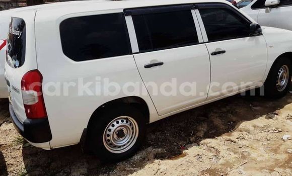 Acheter Occasion Voiture Toyota Succeed Blanc à Kampala, Ouganda Acheter Occasion Voiture Toyota Succeed Blanc à Kampala, Ouganda