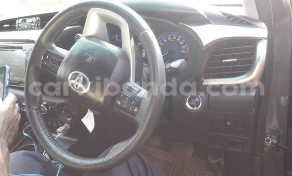 Acheter Occasion Voiture Toyota Hilux Noir à Kampala, Ouganda Acheter Occasion Voiture Toyota Hilux Noir à Kampala, Ouganda