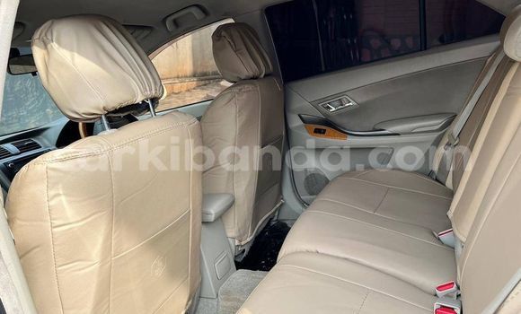 Acheter Occasion Voiture Toyota Premio Noir à Kampala, Ouganda Acheter Occasion Voiture Toyota Premio Noir à Kampala, Ouganda