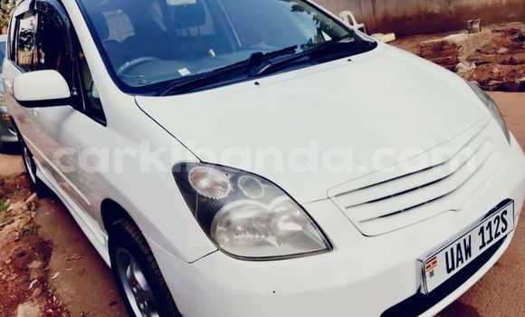 Acheter Occasion Voiture Toyota Spacio Blanc à Kampala, Ouganda