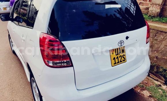 Acheter Occasion Voiture Toyota Spacio Blanc à Kampala, Ouganda Acheter Occasion Voiture Toyota Spacio Blanc à Kampala, Ouganda