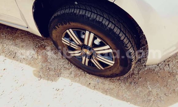 Acheter Occasion Voiture Toyota Passo Gris à Kampala, Ouganda Acheter Occasion Voiture Toyota Passo Gris à Kampala, Ouganda