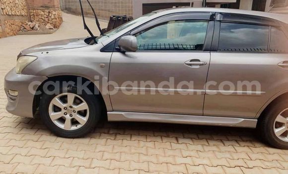 Acheter Occasion Voiture Toyota Harrier Autre à Kampala, Ouganda