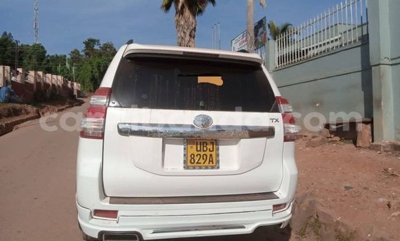Acheter Occasion Voiture Toyota Land Cruiser Prado Blanc à Kampala, Ouganda Acheter Occasion Voiture Toyota Land Cruiser Prado Blanc à Kampala, Ouganda
