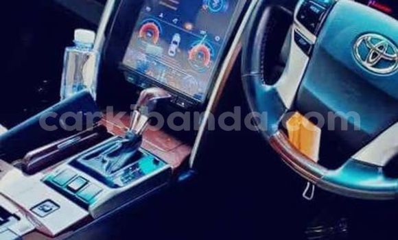 Acheter Occasion Voiture Toyota Mark X Gris à Kampala, Ouganda Acheter Occasion Voiture Toyota Mark X Gris à Kampala, Ouganda