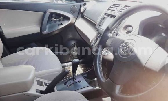 Acheter Occasion Voiture Toyota Vanguard Blanc à Kampala, Ouganda Acheter Occasion Voiture Toyota Vanguard Blanc à Kampala, Ouganda