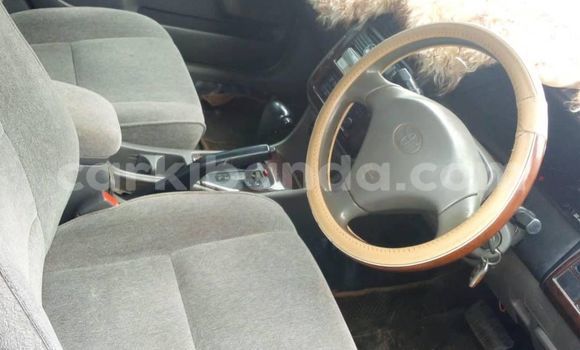 Gura Yakoze Toyota Premio White Imodoka i Kampala mu Uganda Gura Yakoze Toyota Premio White Imodoka i Kampala mu Uganda