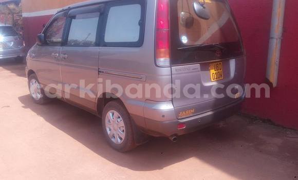 Acheter Occasion Voiture Toyota Noah Autre à Kampala, Ouganda Acheter Occasion Voiture Toyota Noah Autre à Kampala, Ouganda