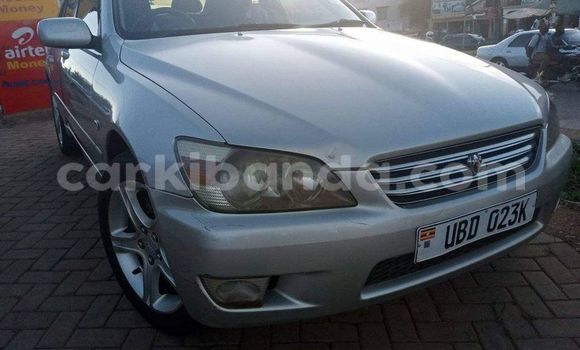 Acheter Occasion Voiture Toyota Altezza Gris à Kampala, Ouganda