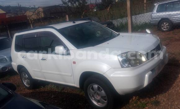 Acheter Occasion Voiture Nissan X–Trail Blanc à Kampala, Ouganda Acheter Occasion Voiture Nissan X–Trail Blanc à Kampala, Ouganda
