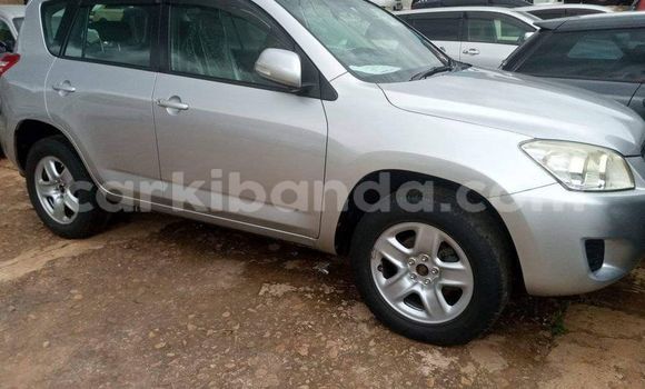 Acheter Occasion Voiture Toyota RAV4 Gris à Kampala, Ouganda