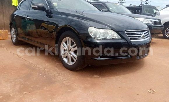 Gura Yakoze Toyota Mark X Black Imodoka i Kampala mu Uganda