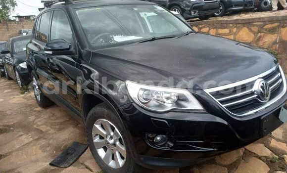 Gura Yakoze Volkswagen Tiguan Black Imodoka i Kampala mu Uganda