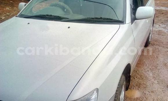 Gura Yakoze Toyota Premio Silver Imodoka i Kampala mu Uganda Gura Yakoze Toyota Premio Silver Imodoka i Kampala mu Uganda