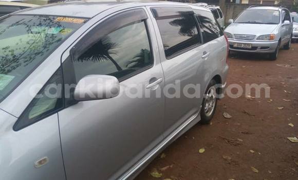 Gura Yakoze Toyota Wish Silver Imodoka i Kampala mu Uganda Gura Yakoze Toyota Wish Silver Imodoka i Kampala mu Uganda