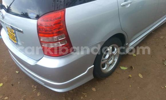 Gura Yakoze Toyota Wish Silver Imodoka i Kampala mu Uganda Gura Yakoze Toyota Wish Silver Imodoka i Kampala mu Uganda