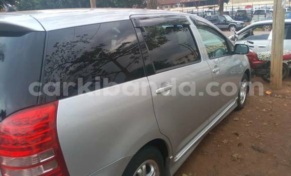 Gura Yakoze Toyota Wish Silver Imodoka i Kampala mu Uganda Gura Yakoze Toyota Wish Silver Imodoka i Kampala mu Uganda