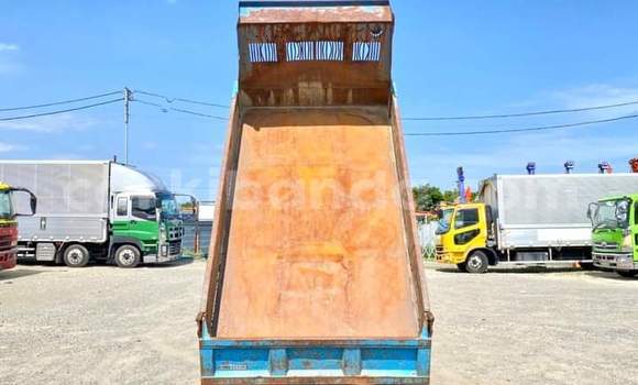 Buy Used Mitsubishi L400 Blue Truck in Kampala in Uganda Buy Used Mitsubishi L400 Blue Truck in Kampala in Uganda