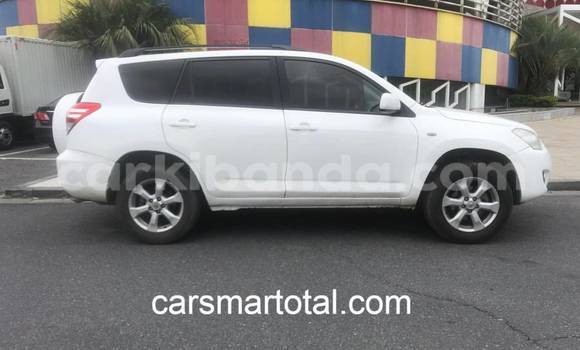 Buy Used Toyota RAV4 White Car in Bweyogerere in Central Buy Used Toyota RAV4 White Car in Bweyogerere in Central