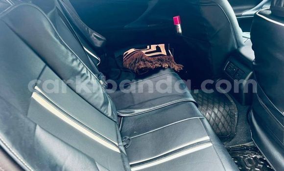 Nunua Ilio tumika Toyota Mark X Fedha Gari ndani ya Kampala nchini Uganda Nunua Ilio tumika Toyota Mark X Fedha Gari ndani ya Kampala nchini Uganda