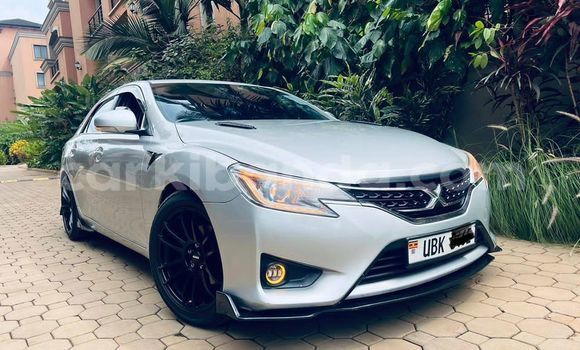 Nunua Ilio tumika Toyota Mark X Fedha Gari ndani ya Kampala nchini Uganda Nunua Ilio tumika Toyota Mark X Fedha Gari ndani ya Kampala nchini Uganda