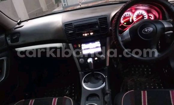 Nunua Ilio tumika Subaru Outback Nyeusi Gari ndani ya Kampala nchini Uganda Nunua Ilio tumika Subaru Outback Nyeusi Gari ndani ya Kampala nchini Uganda