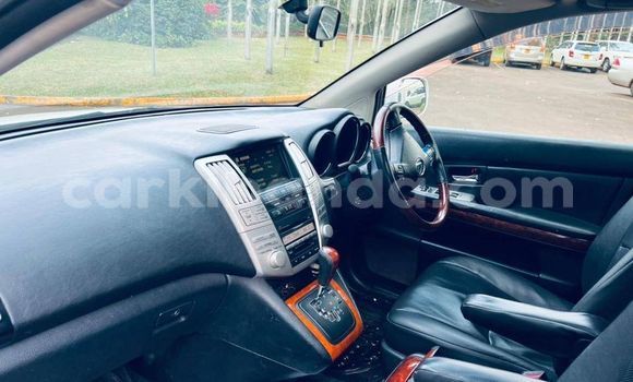 Nunua Ilio tumika Toyota Harrier Nyeupe Gari ndani ya Kampala nchini Uganda Nunua Ilio tumika Toyota Harrier Nyeupe Gari ndani ya Kampala nchini Uganda