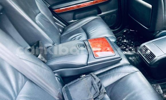 Nunua Ilio tumika Toyota Harrier Nyeupe Gari ndani ya Kampala nchini Uganda Nunua Ilio tumika Toyota Harrier Nyeupe Gari ndani ya Kampala nchini Uganda