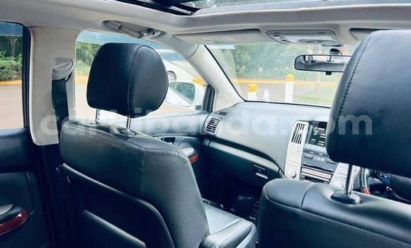 Nunua Ilio tumika Toyota Harrier Nyeupe Gari ndani ya Kampala nchini Uganda Nunua Ilio tumika Toyota Harrier Nyeupe Gari ndani ya Kampala nchini Uganda