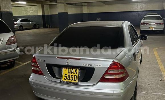 Nunua Ilio tumika Mercedes‒Benz C–Class Fedha Gari ndani ya Kampala nchini Uganda Nunua Ilio tumika Mercedes‒Benz C–Class Fedha Gari ndani ya Kampala nchini Uganda