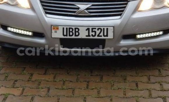 Nunua Ilio tumika Toyota Mark X Fedha Gari ndani ya Kampala nchini Uganda Nunua Ilio tumika Toyota Mark X Fedha Gari ndani ya Kampala nchini Uganda
