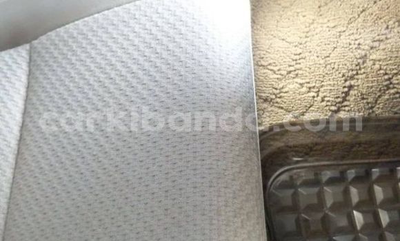 Nunua Ilio tumika Toyota Premio Nyeupe Gari ndani ya Kampala nchini Uganda Nunua Ilio tumika Toyota Premio Nyeupe Gari ndani ya Kampala nchini Uganda