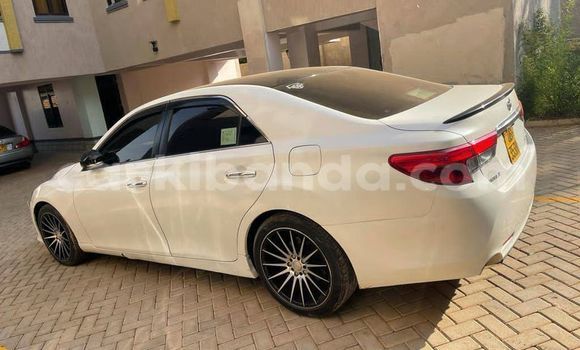 Nunua Ilio tumika Toyota Mark X Nyeupe Gari ndani ya Kampala nchini Uganda Nunua Ilio tumika Toyota Mark X Nyeupe Gari ndani ya Kampala nchini Uganda