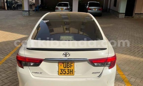 Nunua Ilio tumika Toyota Mark X Nyeupe Gari ndani ya Kampala nchini Uganda Nunua Ilio tumika Toyota Mark X Nyeupe Gari ndani ya Kampala nchini Uganda