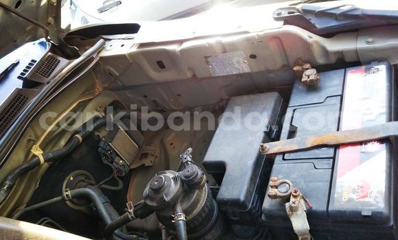 Nunua Ilio tumika Toyota Hilux Fedha Gari ndani ya Kampala nchini Uganda Nunua Ilio tumika Toyota Hilux Fedha Gari ndani ya Kampala nchini Uganda