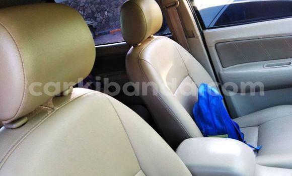 Nunua Ilio tumika Toyota Hilux Fedha Gari ndani ya Kampala nchini Uganda Nunua Ilio tumika Toyota Hilux Fedha Gari ndani ya Kampala nchini Uganda