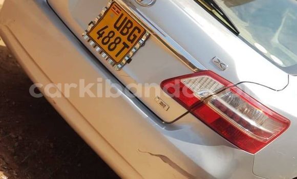 Nunua Ilio tumika Toyota Premio Fedha Gari ndani ya Kampala nchini Uganda Nunua Ilio tumika Toyota Premio Fedha Gari ndani ya Kampala nchini Uganda