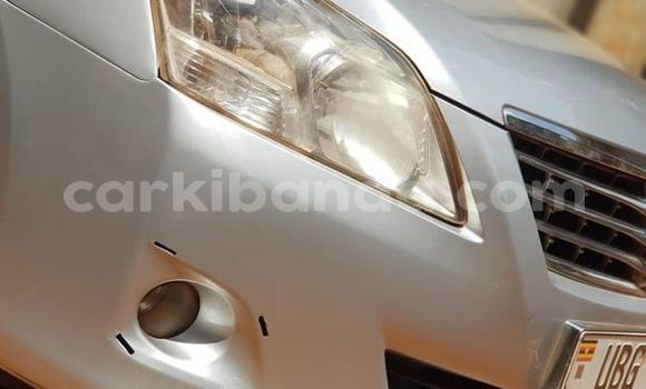 Nunua Ilio tumika Toyota Premio Fedha Gari ndani ya Kampala nchini Uganda Nunua Ilio tumika Toyota Premio Fedha Gari ndani ya Kampala nchini Uganda