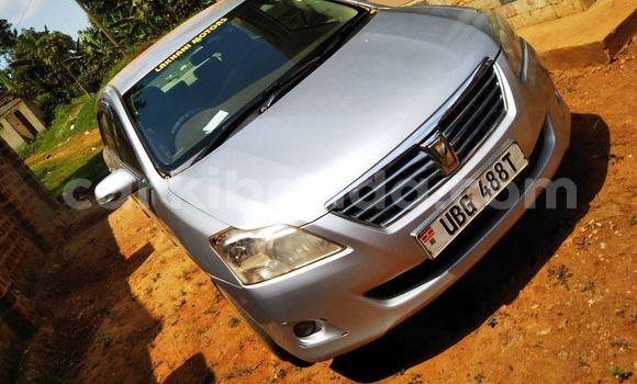 Nunua Ilio tumika Toyota Premio Fedha Gari ndani ya Kampala nchini Uganda Nunua Ilio tumika Toyota Premio Fedha Gari ndani ya Kampala nchini Uganda