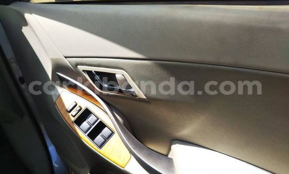 Nunua Ilio tumika Toyota Premio Fedha Gari ndani ya Kampala nchini Uganda Nunua Ilio tumika Toyota Premio Fedha Gari ndani ya Kampala nchini Uganda