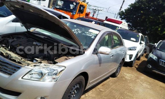 Nunua Ilio tumika Toyota Premio Fedha Gari ndani ya Kampala nchini Uganda Nunua Ilio tumika Toyota Premio Fedha Gari ndani ya Kampala nchini Uganda