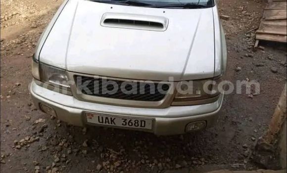 Nunua Ilio tumika Subaru Forester Fedha Gari ndani ya Kampala nchini Uganda