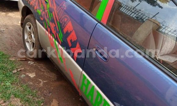 Nunua Ilio tumika Toyota Ipsum Bluu Gari ndani ya Kampala nchini Uganda Nunua Ilio tumika Toyota Ipsum Bluu Gari ndani ya Kampala nchini Uganda